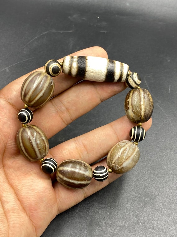 Wonderful old antique natural agate bead bracelet 