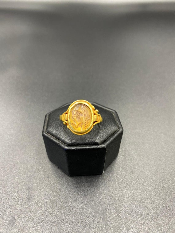 Vintage gold ring