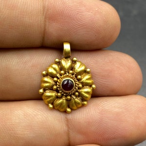 Ancient Greek traditional filigree pendant natural ruby stone solid gold 20k