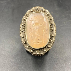 Beautifull old antique engraved agate with Sterling silver sealed ring