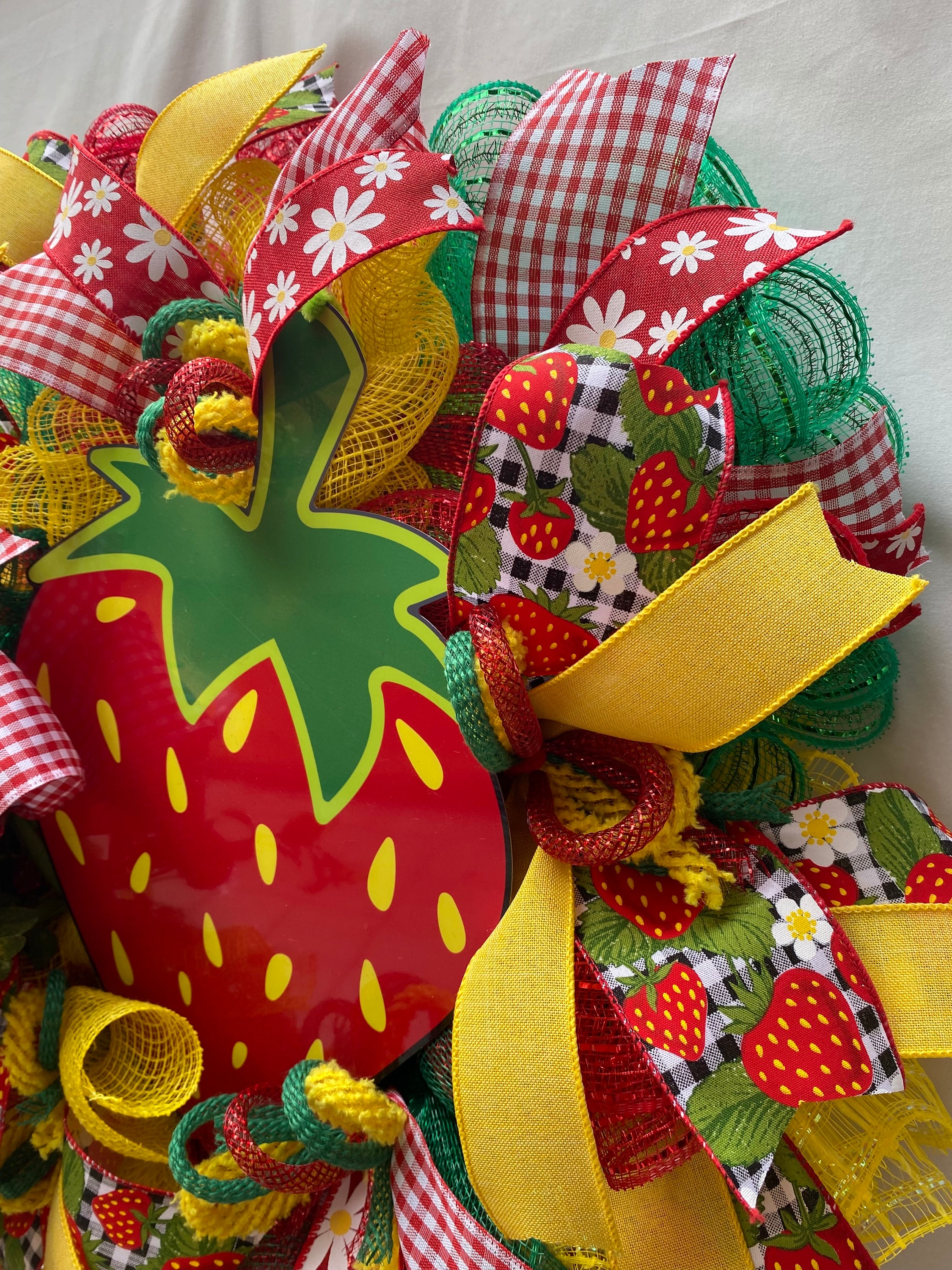Strawberry Wreath, Summer Fruit Decor, Farmhouse Front Door Wreath ...