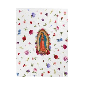 Our Lady of Guadalupe - Velveteen Plush Blanket, Virgen Guadalupe, Virgen Maria, Mexicana, Regalo para mama, Religious Gift, Navidad Regalo image 3