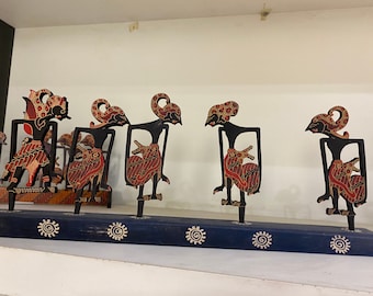 Wooden handmade decor /five Pandawa  Wayang trindonesian  puppet  showpeice for home\office decoration