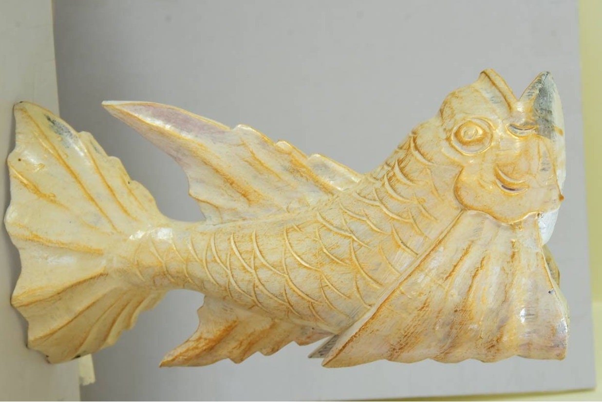 ホワイトゴールデンアロワナ魚の置物手作り木製彫刻幸運の