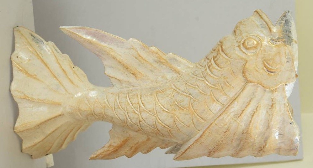 アロワナ 龍魚 「アンティーク仕上げ」 チェーンソーアート彫刻