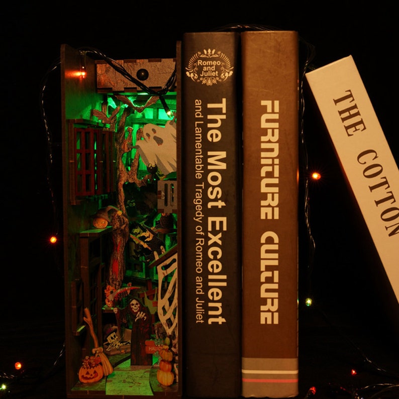 Spooky Alley Book nook, bookshelf insert,Bookend DIY handmade splicing model halloween gift 