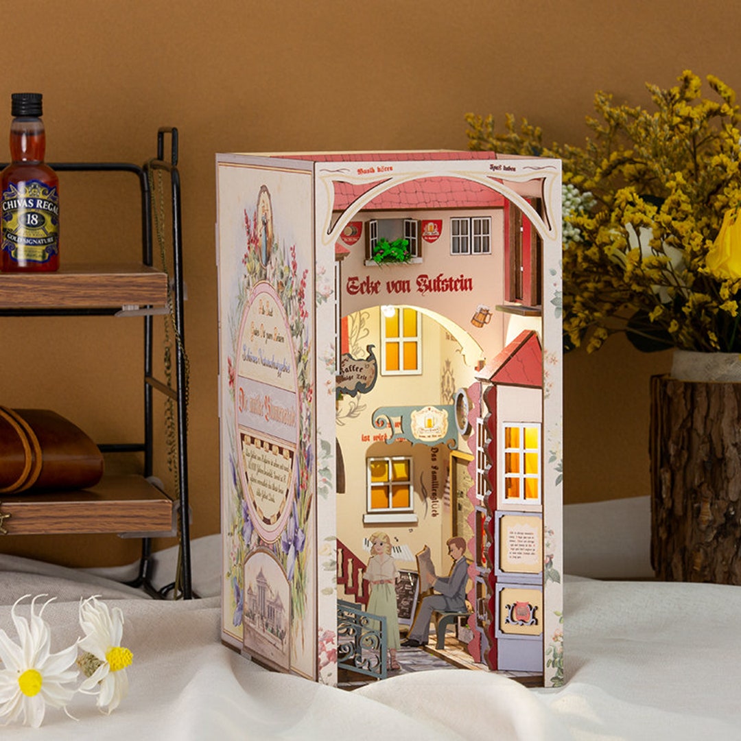 CUTEBEE DIY Book Nook Miniature House Booknook Shelf Insert Retro