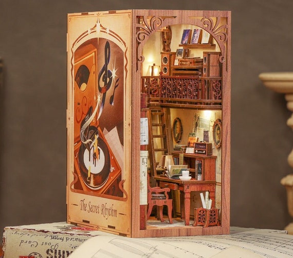 DIY Book Nook Kit,3D Kit de Maison de Poupées Miniatures Meublé ave