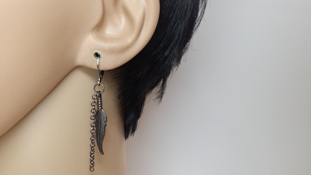 Boucles D'oreilles Pendantes Plume Et Strass - Métal Bronze, Crochet, Neuf Sans Emballage