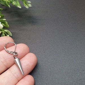 Rvs cone stud korte kegel hanger kegel clip kegel oorbel mannen kegel hanger mannen metalen kegel oorbel stijlvolle kegel clip-on korte spike