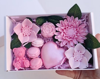 Caja de regalo con jabones de ramo de peonías, jabones decorativos hechos a mano.