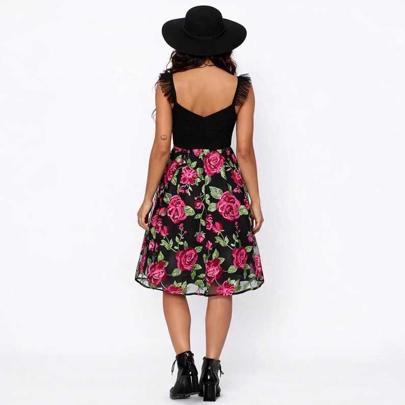 Adrianna Papell Dress Size 10 Black Floral Embroidered Whimsigoth Cocktail Party Wedding Guest image 2