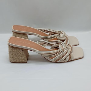 Andre Assous Women&#39;s Strappy Sandals Shoes Size 11 Leather Slip On Summer Casual