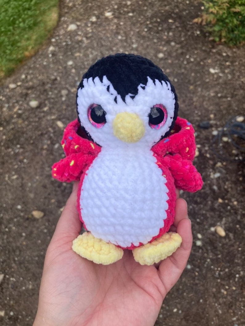 Primp The Penguin Crochet Pattern image 3