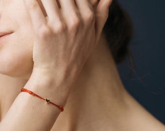 Pulsera de cordón con corazón pequeño personalizada, pulsera con inicial en plata de ley o chapada en oro, pulsera para uso diario, pulsera con nombre
