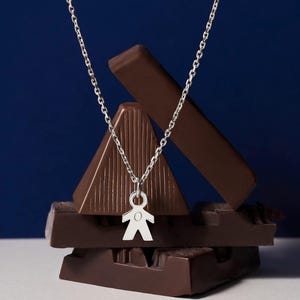 Collar con colgante de niño en plata de ley, chapado en oro, dije personalizado, regalo para el Día de la Madre.
