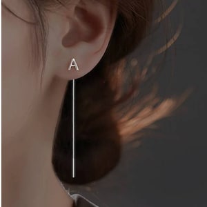 Pendientes con letra inicial, pendientes con la letra A de Threader en plata de ley 925, pendientes mono con inicial, regalo personalizado para novia o amiga