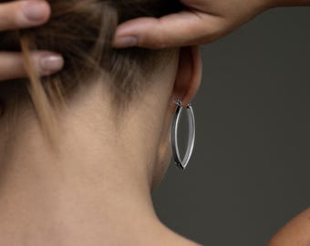 Sterlingzilveren bladoorbellen – Minimalistische natuur hangoorbellen, handgemaakt cadeau voor haar