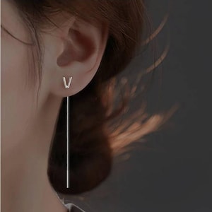 Letra V, pendientes con nombre personalizado, pendientes con inicial, pendientes pequeños, plata de ley 925, pendientes mono, joyería personalizada