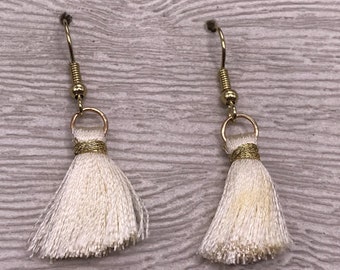 Small Thread Tassel Earrings - Ivory