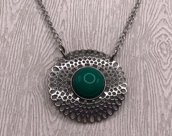 Curved Filigree Pendant Necklace with Green Resin