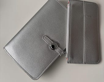 PERSONALISIERTE SILBER VEGAN Leder Flip Geldbörse Brieftasche, Kartenhalter Geldbörse, Benutzerdefinierte Monogramm Initialen im Silber Designer für sie
