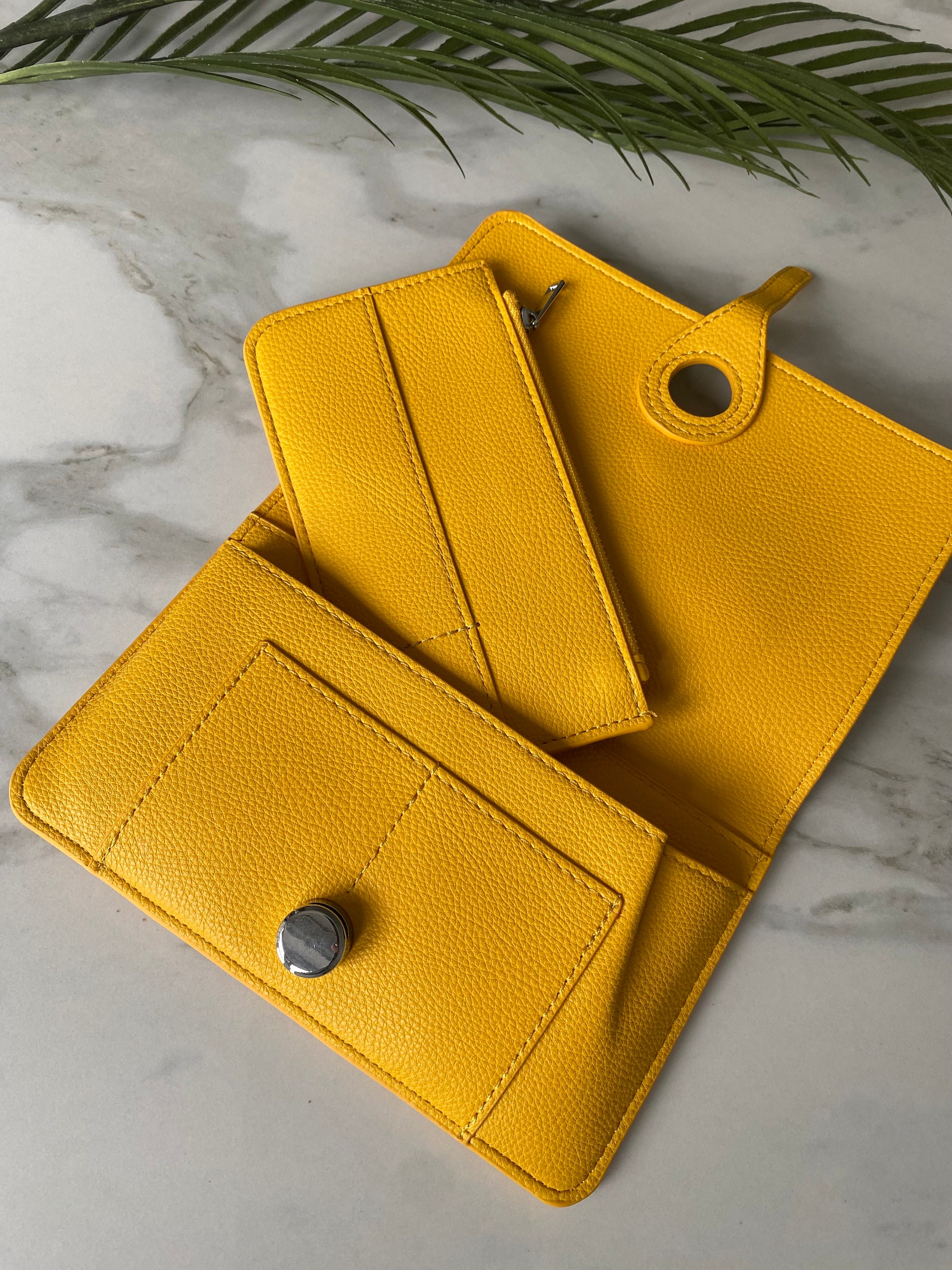 訳あり商品 VEGAN YELLOW PERSONALISED Leather Card Wallet, Purse Flip 小物