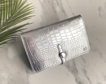 PERSONALISIERTE SILBER-VEGAN-Leder Flip-Geldbörse, Kartenhalter, Geldbörse, benutzerdefinierte Monogramm-Initialen in Gold-Silber-Designer für sie
