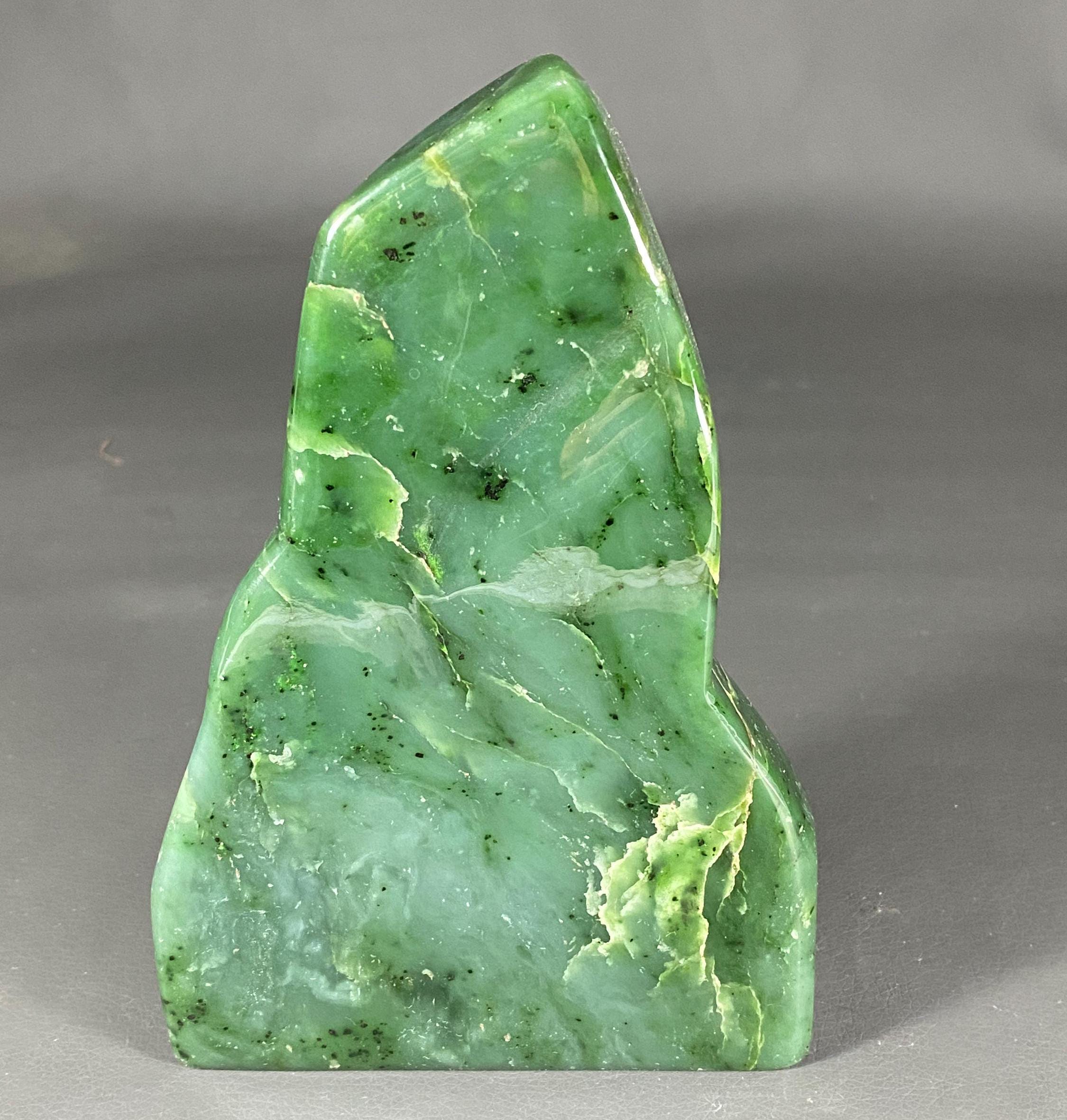 グリーンネフライト翡翠クリスタルタワー、研磨された石の装飾 - Etsy 日本