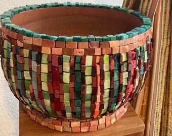 Terracotta pot with mosaic made of smalt
