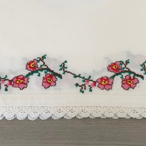 Vintage Hand Embroidered Tablecloth: Spring Floral Lace Linen