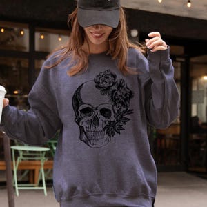 Sudadera o sudadera con capucha de esqueleto floral, jersey de calavera de Halloween, sudaderas góticas de otoño para mujer, regalo para ella
