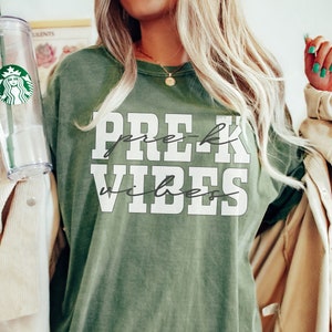 Retro Pre K Vibes Shirt, Comfort Colors®, Pre K Lehrer-T-Shirt, Zurück zu Schulteam Lehrer Shirts, Pre K Geschenk, Kinder erster Tag von Pre K Tee