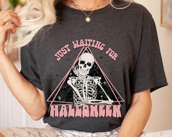 Camiseta retro de Halloween, camiseta de esqueleto de Halloween, camiseta vintage esperando Halloween, camiseta de temporada espeluznante, lindas camisetas de otoño para mujeres