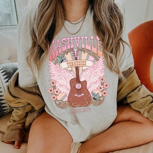Nashville, Country Music, Guitar, Wings, Retro Shirt, Vintage Style Tennessee, Boho, Western, Oversized Tee