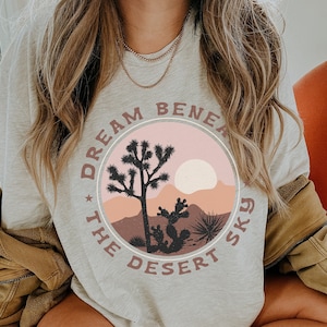 Camiseta de senderismo, camiseta de aventura al aire libre en el desierto, camiseta del Parque Nacional Joshua Tree, camisetas de acampada, regalo para amantes de la naturaleza con cactus, camiseta Wanderlust