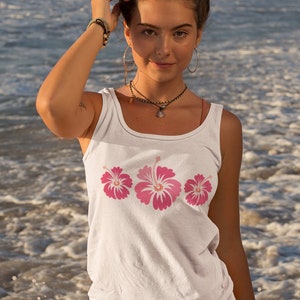 Hibiscus Tank Top, Hawaiian Tank, Retro Beach Tank, Summer Tank Top, Surfer Girl Tank, Aesthetic Clothing, Flower Tank, Surf T Shirt