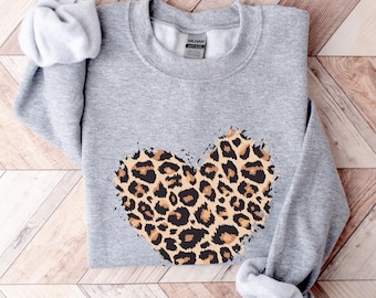 【GRAVER】heart leopard embroidery half-up clip sweatshirt Leopard Heart Sweatshirt, Animal Print Heart Hoodie, Womens