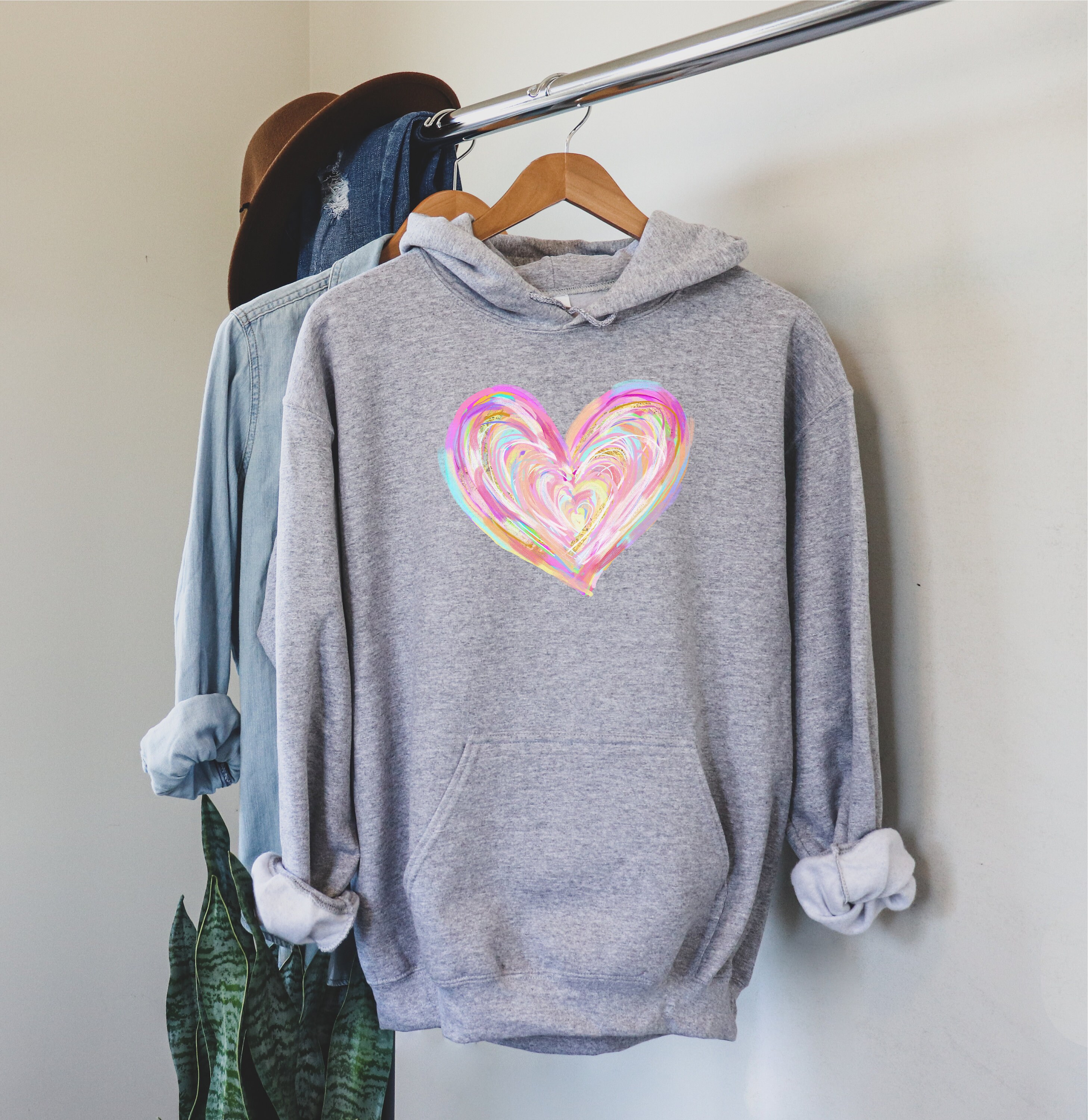 [THE MUSEUM VISITOR]★ HEART SPRAY PRINTED HOODY HEART SPRAY PRINTED HOODY (BLACK) : THE MUSEUM VISITOR
