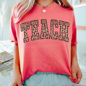 Koszula nauczycielska, koszulka Teach Comfort Colors® z nadrukiem w panterkę, koszulki dla nauczycieli z nadrukowanymi literami Varsity, prezent z podziękowaniami Watermelon