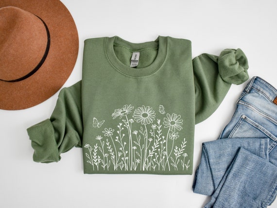 Flower Sweatshirt, Wildflower Butterfly Nature Crewneck, Floral Hoodie, Boho Sweatshirt, Flowers Sweater, Gift for Mom, Girlfriend Gifts