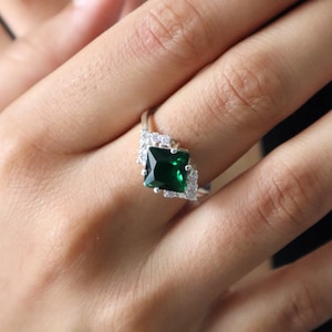 Anillo de esmeralda de talla princesa: anillo de plata de ley 925 con moissanita, anillo de bodas llamativo, anillo de compromiso, regalo de San Valentín para ella