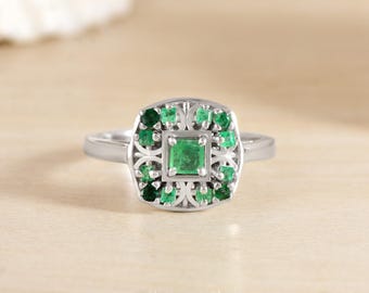 Victorian Style Emerald Halo Square Statement Ring, 925 Sterling Silver Vintage Art Deco Green Gemstone Dainty Minimalist Ring Jewelry Gift