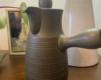 Denby / Langley 1966 &quot;Sherwood&quot; Coffee Pot / Tea Pot with Stemmed Handle. 6 cup capacity.