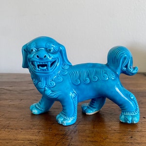 Turquoise ceramic Chinese Foo/Fu/Fo Dog. Standing Dog of Fo figurine finely detailed. Vintage c1970s