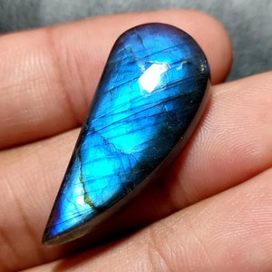 Blue Flashy Labradorite Cabochon: AAA Quality Gemstone (34x14x6.5MM)