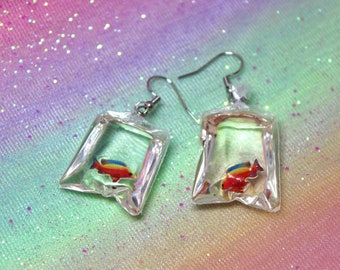 Tropische vissen in een tas Oorbellen, stalen haken, oceaan, zeeleven, koraalrif, eigenzinnig aquariaanaccessoire, leuk ongewoon cadeau voor vissen