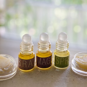 Set of five perfumes Natural oil perfumes Perfume testers Travel size perfumes Perfume sample set Gift box for her