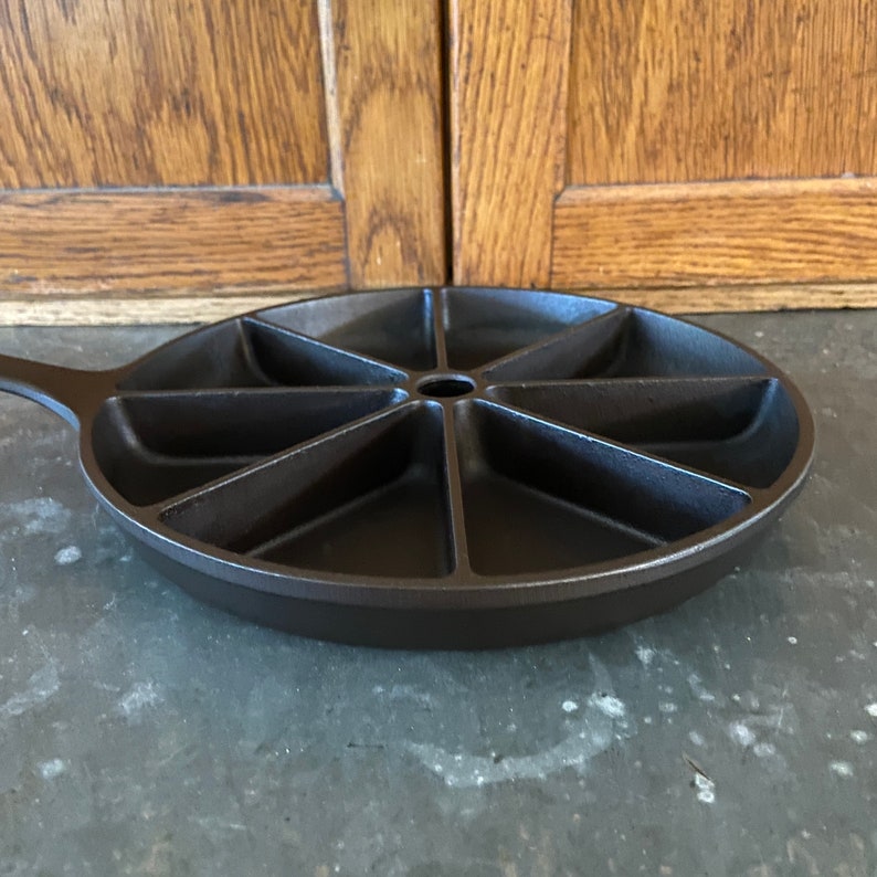 VTG Lodge Cracker Barrel Cast Iron Corn Bread Skillet Etsy