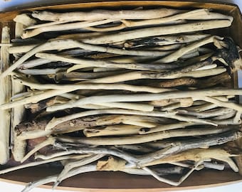 12 driftwood sticks (12 - 35 cm). for nautical decor, crafts, macrame/jewellery holder, photo display, pebble arts, terrarium/vivarium, etc.